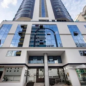 A Localização De Balneário Camboriú, A Apenas Alguns Passos Do Atlântico Shopping E Da Apartamento Balneário Camboriú